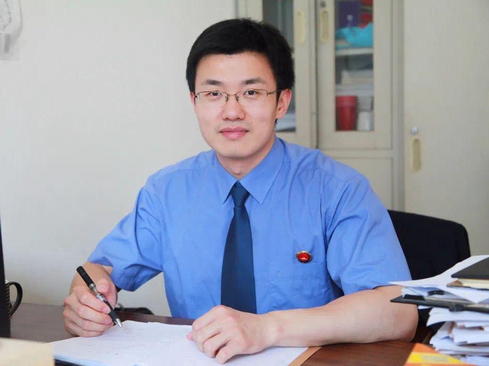 皓然_皓字取名的寓意男孩_皓圣种植体多少钱一颗牙