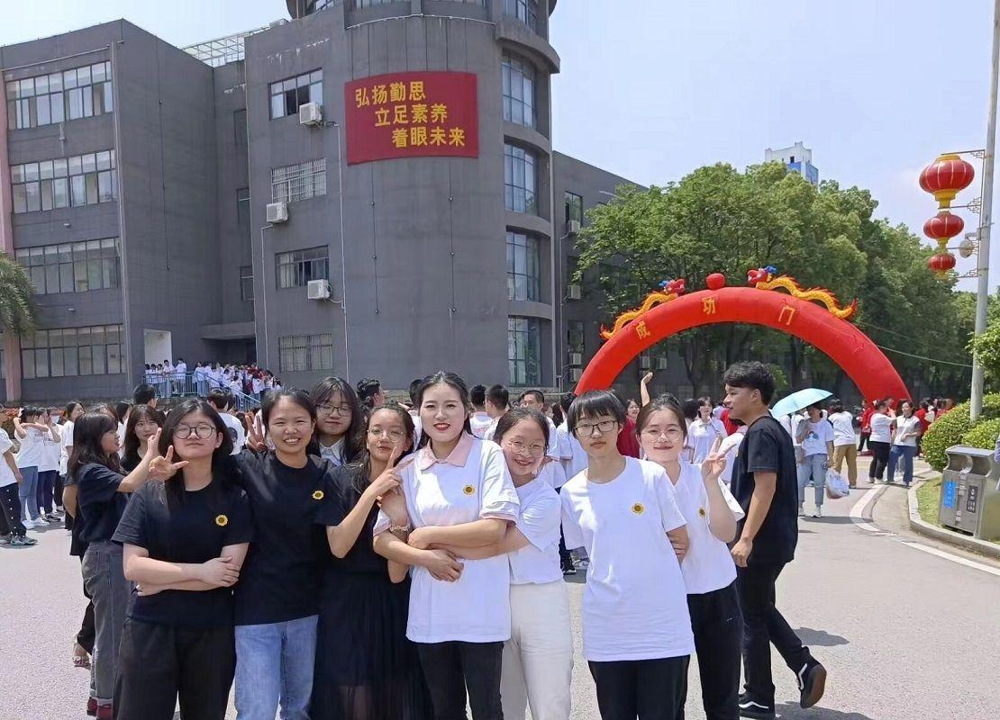 备课数学大师有哪些人_数学备课大师_数学备课大师课件怎么下载使用