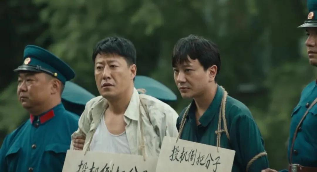 命苦的手相_什么样的手相最苦命_苦命手相什么样子