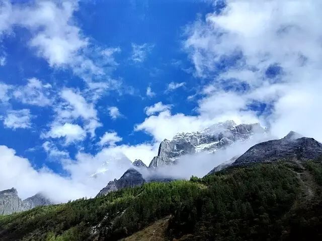 四姑娘山海拔多少米_姑娘山海拔多少米_4姑娘山海拔景区海拔多少米