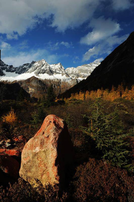 四姑娘山海拔多少米_4姑娘山海拔景区海拔多少米_四川四姑娘山景区海拔多少米
